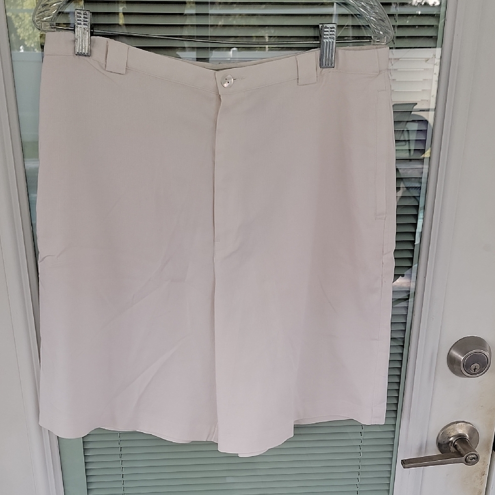 Tommy Bahama Silk Flat Front High Waste Shorts With Stretch Sz 14 Cream - Picture 1 of 11
